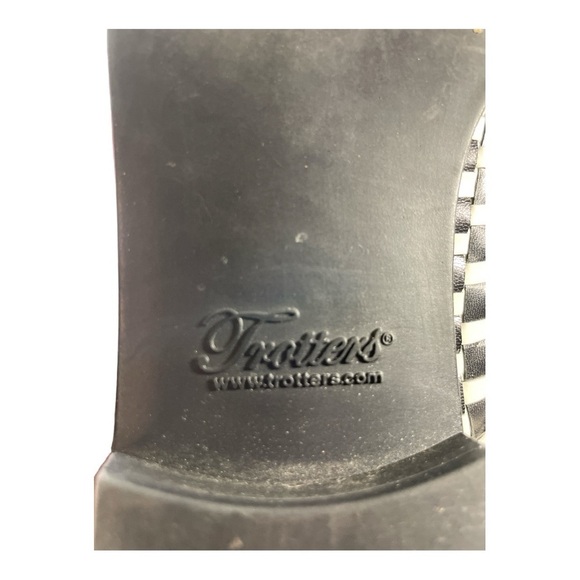 TROTTERS LIZ BLACK/WHITE CHECKERED WOVEN LEATHER
LOAFER ROUND TOE SLIP-ON SZ 9W - Picture 8 of 10